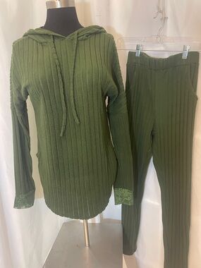 SHEIN Olive Green Ribbed fleece Hoodie and Pants Set.  Size 6.  Super Soft
